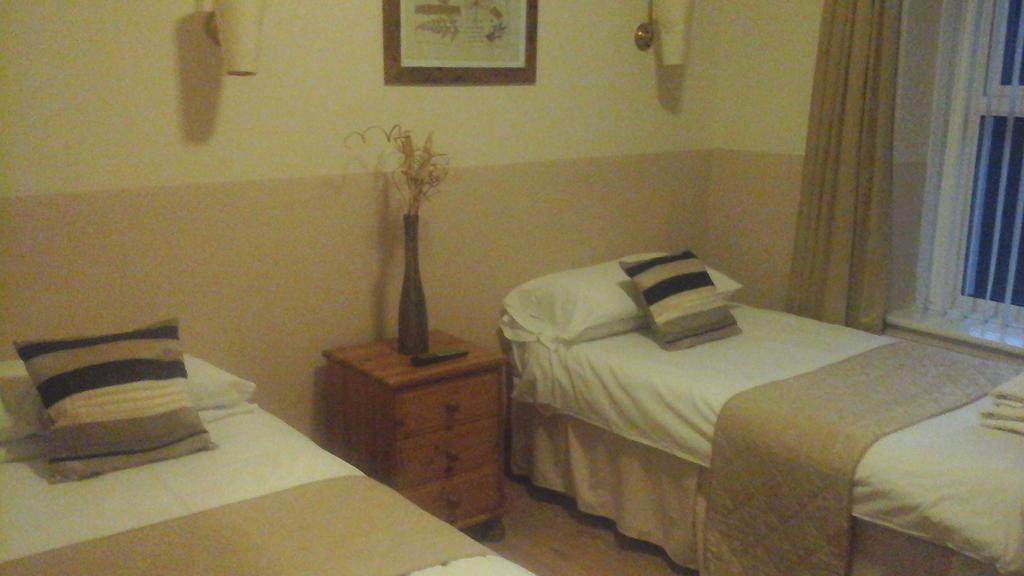 Dillwyn'S Hotel Pontardawe Exterior photo